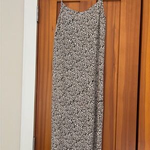 Sleeveless Black and White Printed Midi Dress